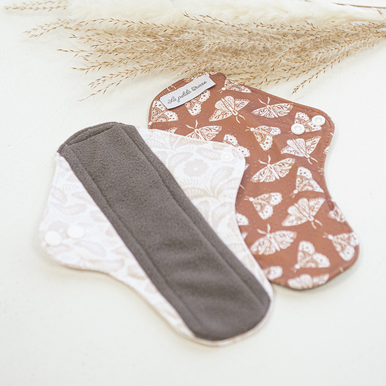 Organic Cotton Reusable Panty Liners with Wings 7-Pack (normal discharge) -  Cheetah (black wings)